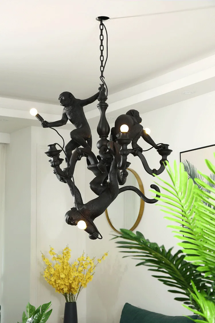seletti dekoratyvinis pakabinamas šviestuvas "monkey chandelier" seletti dekoratyvinis pakabinamas šviestuvas "monkey chandelier"