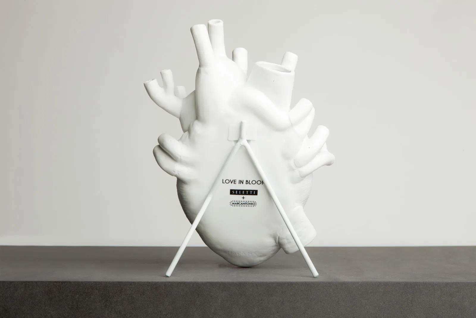 seletti porcelianinė vaza "love in bloom" seletti porcelianinė vaza "love in bloom"